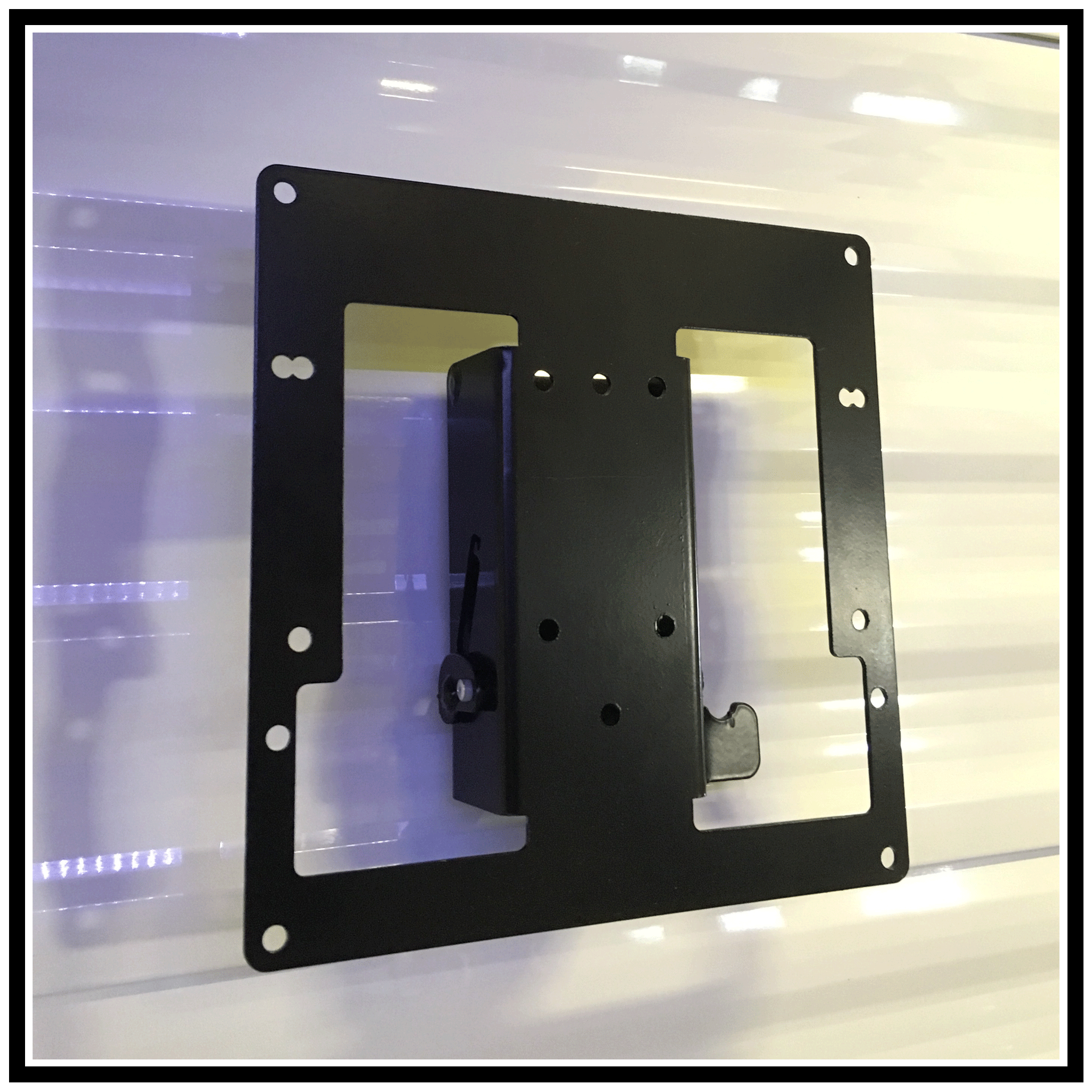 Kebloc TV Wall Standard Mount, Move your TV Anywhere.  1019212